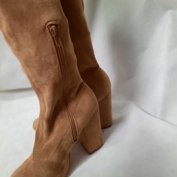 Tan tall platform boots - Picture 3 of 4